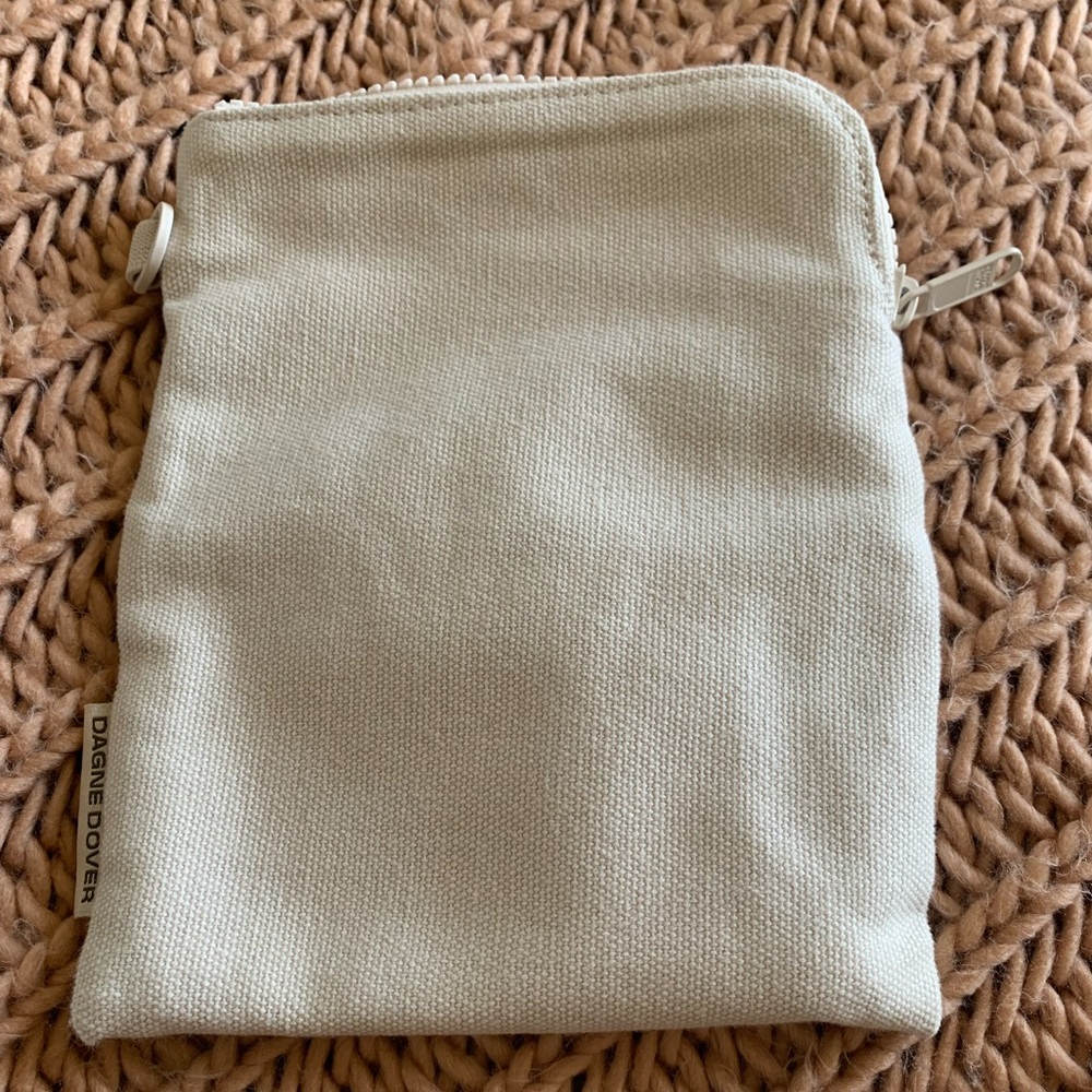 NWOT Dagne Dover Skye Essentials Pouch - Natural